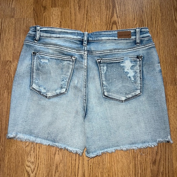 Judy Blue Jean Shorts - Picture 3 of 3